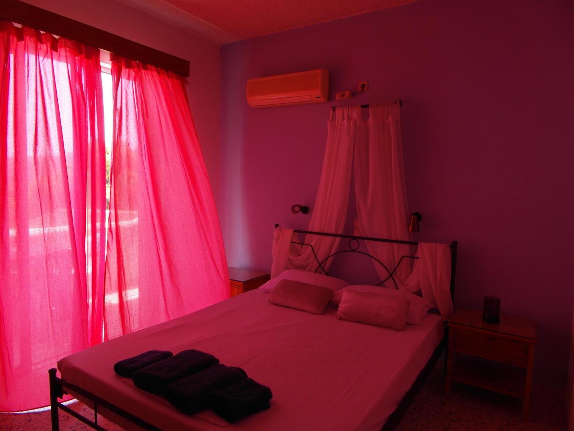 Eri Studios Agia Marina  Zimmer foto